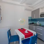 Luly Dachi Farm Apartament